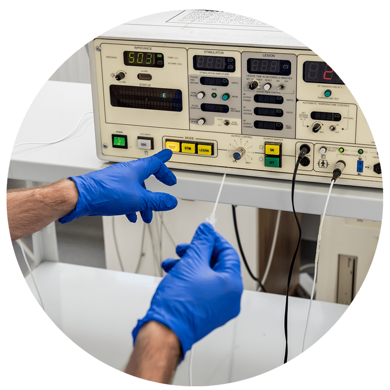 Minivasive Pain and Orthopedics ACL